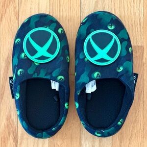 Xbox Cozy Slippers Boy / Girl in Green & Black colors size 3